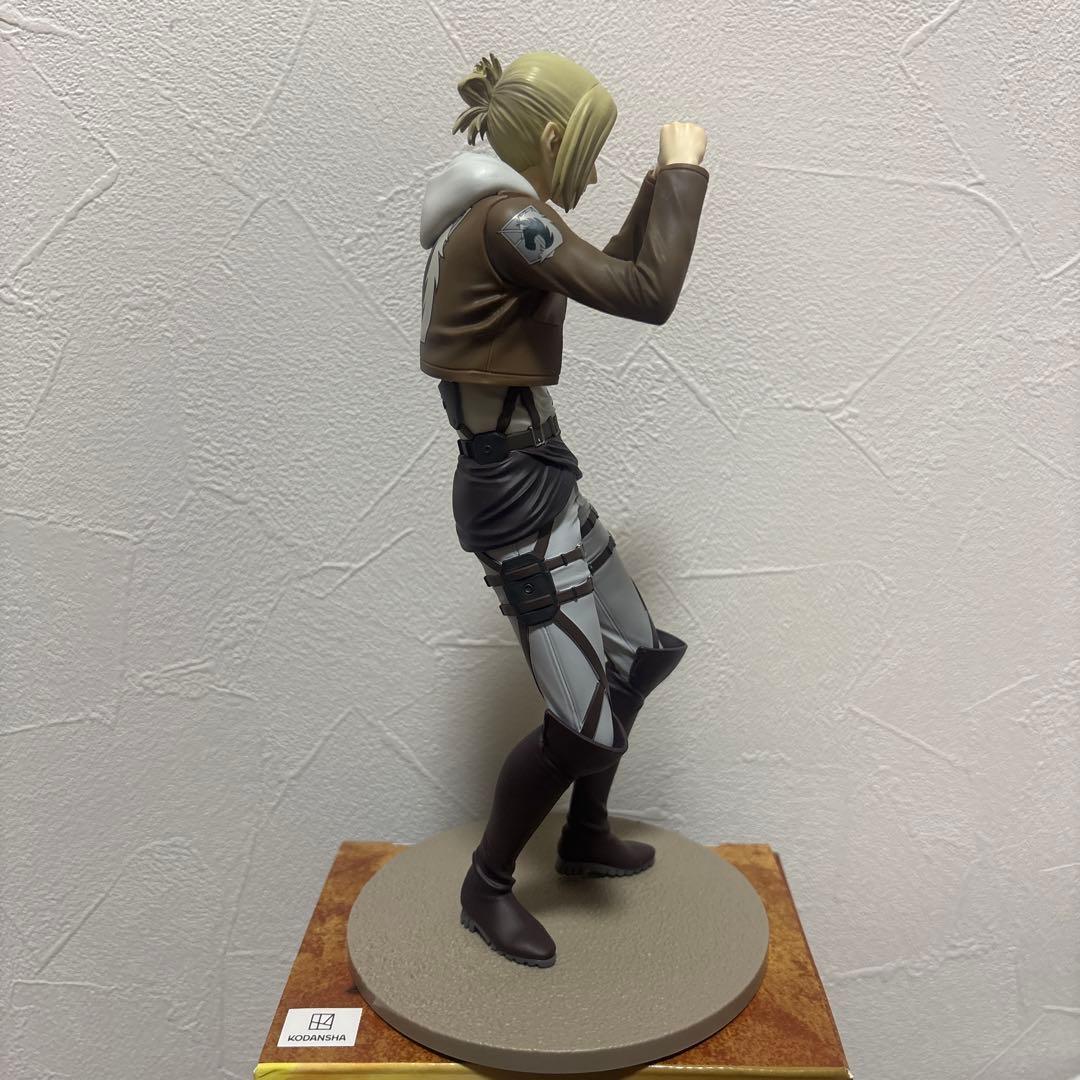 進撃の巨人　一番くじ　 ~壁の外の世界~ B賞アニ　開封済み　箱あり