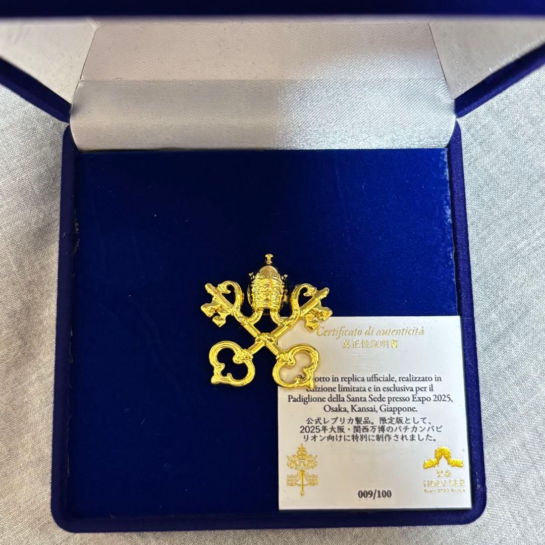 【万博イタリア館限定品】レア　バチカン100個限定ピンバッジ　シリアルNo.9