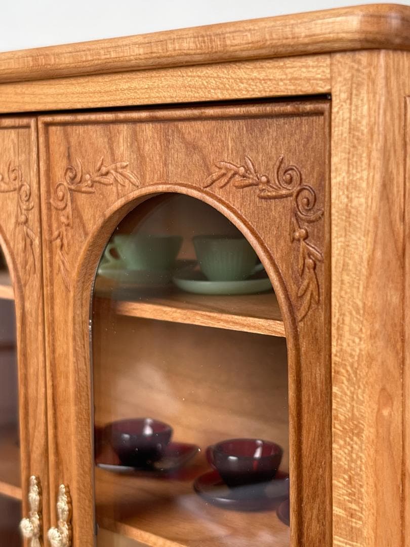 ミニチュア 1/6スケール 木製 レリーフ付 高級食器棚 コレクションケース