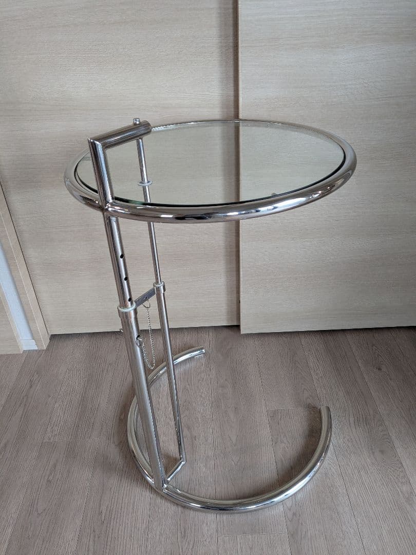 Eileen Grayサイドテーブル (リプロダクト)