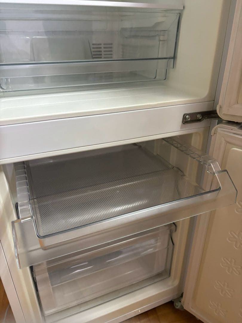 匿名配送　単身用　1人~2人暮らし　 ハイアール冷蔵庫　148ℓ ホワイト