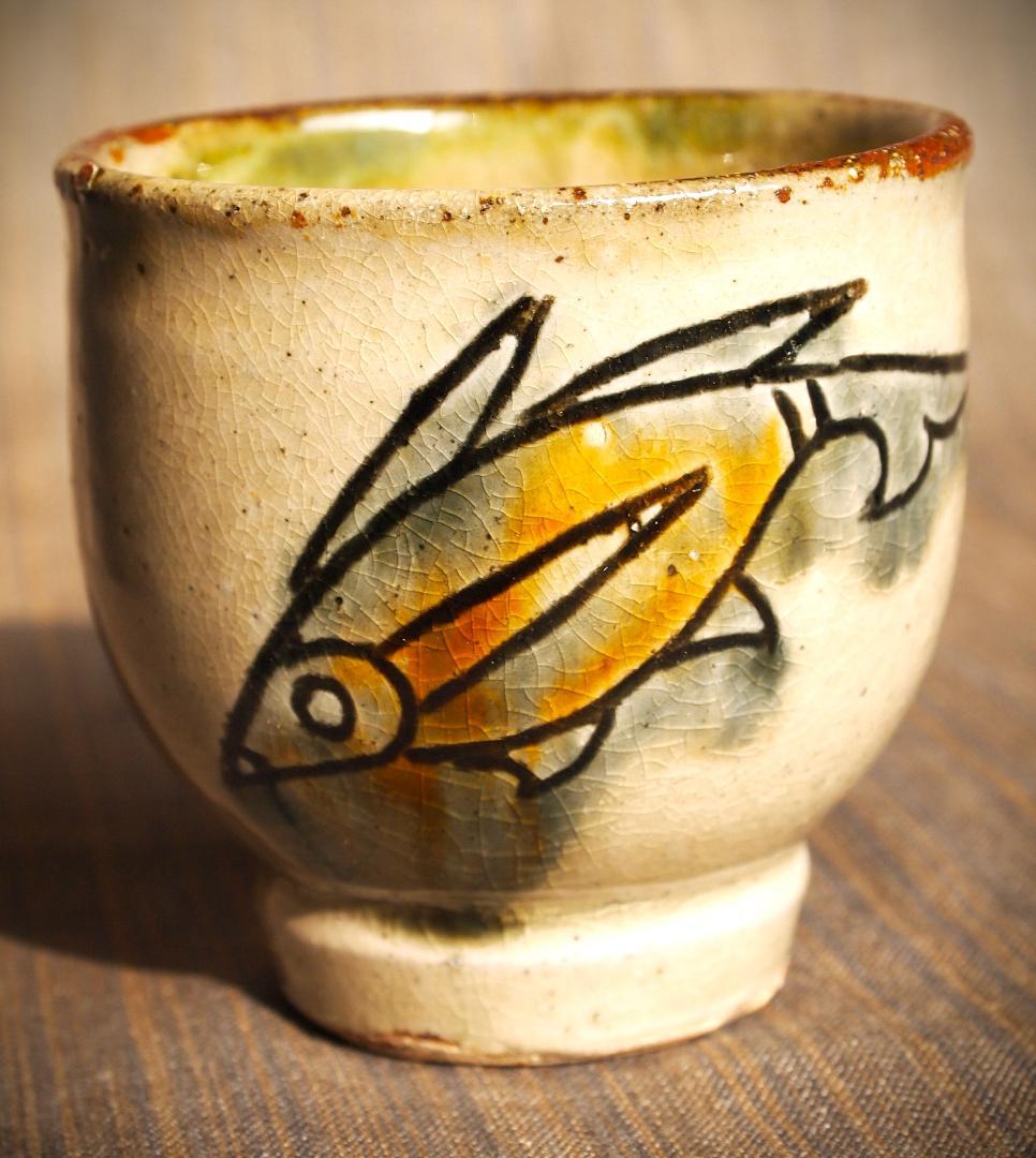 希少作★金城次郎【人間国宝】★壺屋焼き魚紋湯のみＡ★共箱・栞