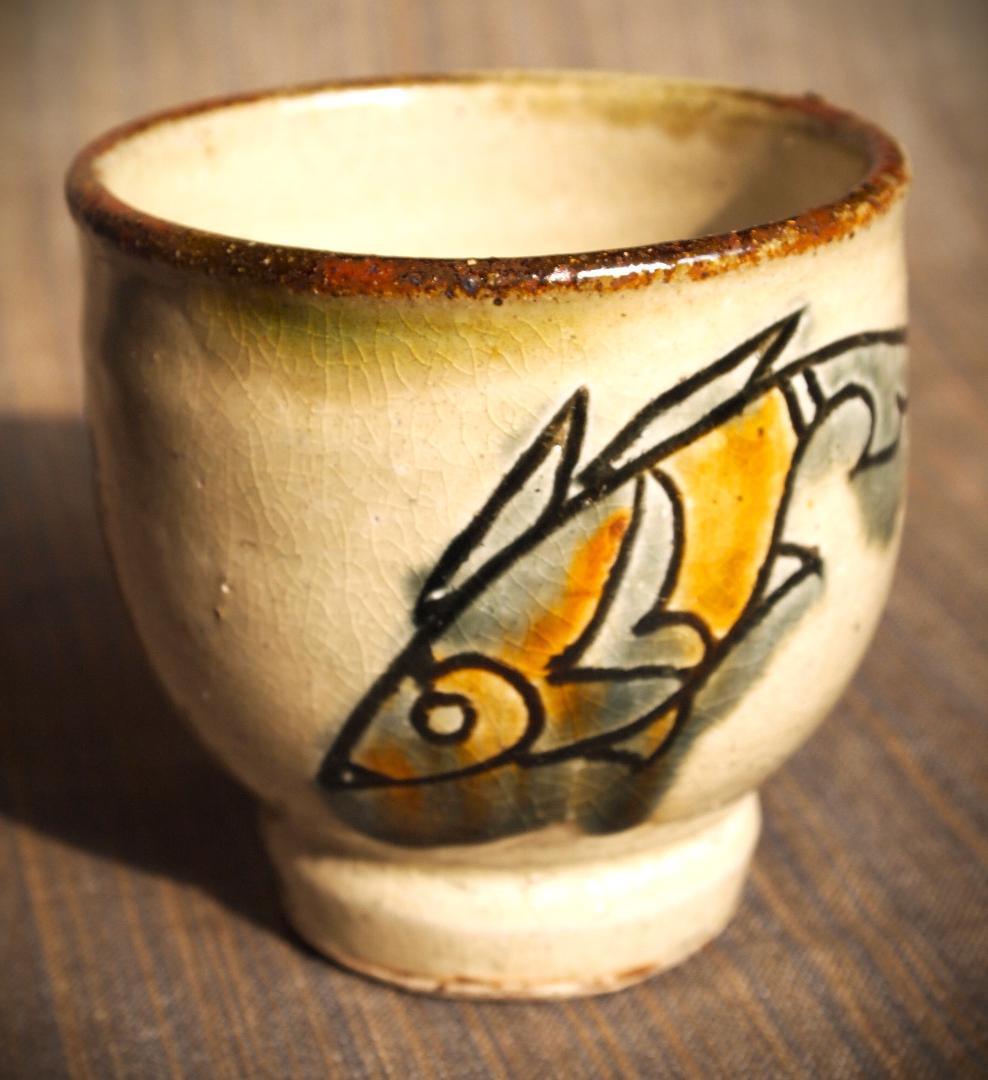 希少作★金城次郎【人間国宝】★壺屋焼き魚紋湯のみＡ★共箱・栞