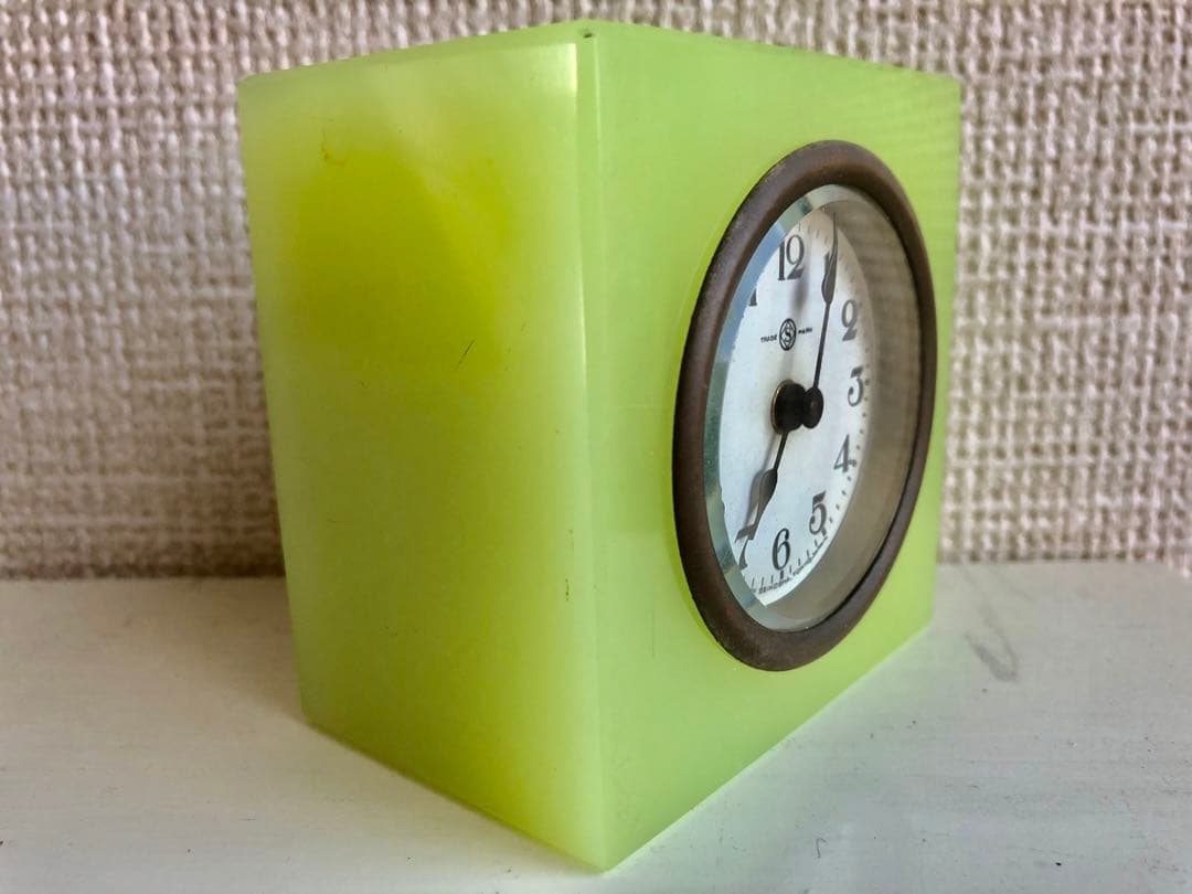 精工舎　ウランガラス置き時計　アンティーク　レトロ　骨董品　置き時計