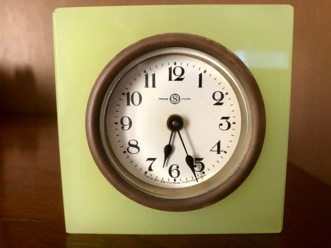 精工舎　ウランガラス置き時計　アンティーク　レトロ　骨董品　置き時計