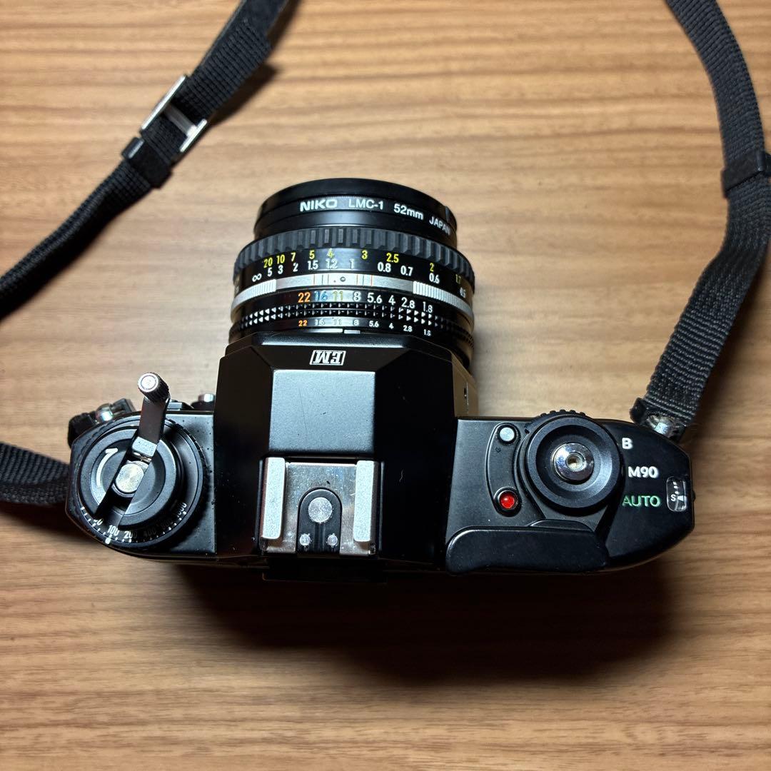 Nikon EM 一眼レフ　フィルムカメラ
