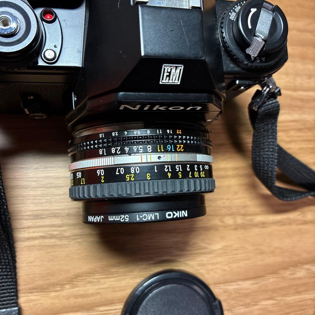 Nikon EM 一眼レフ　フィルムカメラ