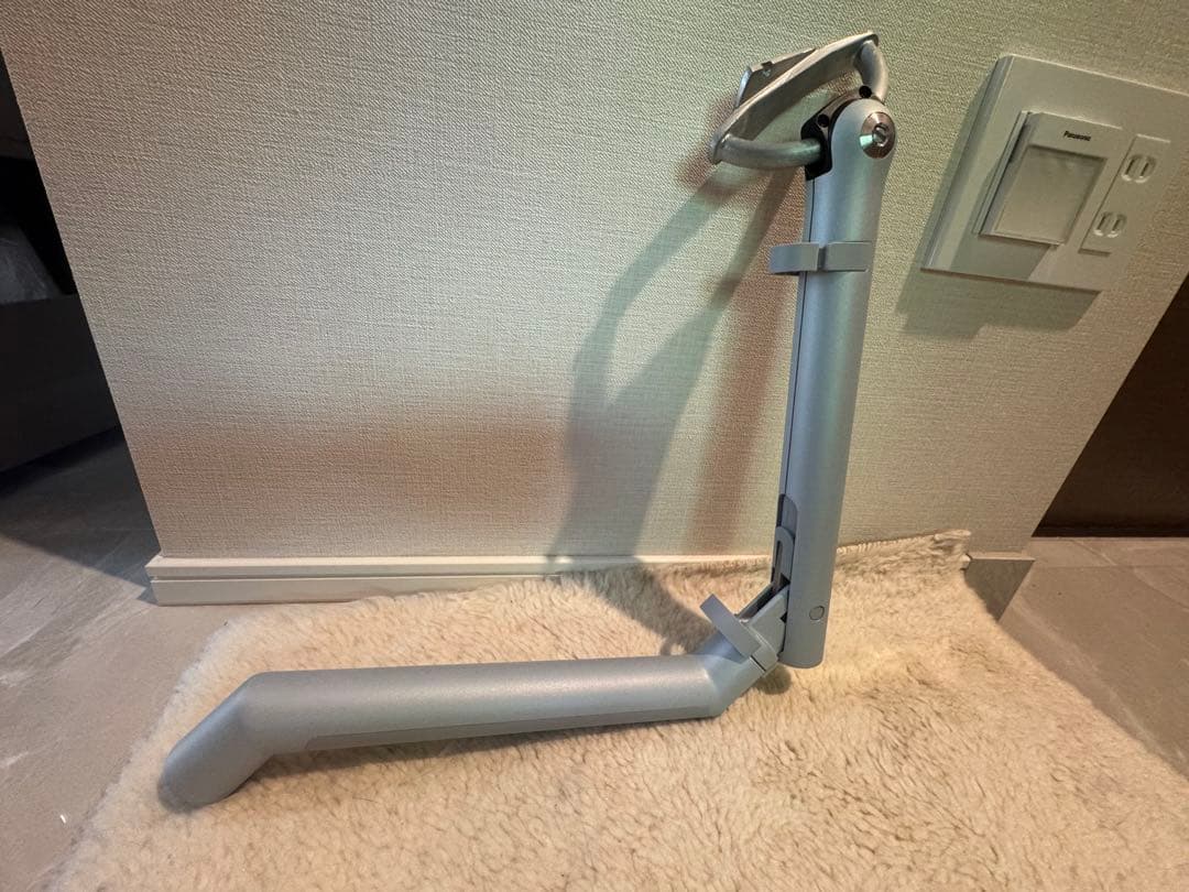 フローモニターアーム / ハーマンミラー