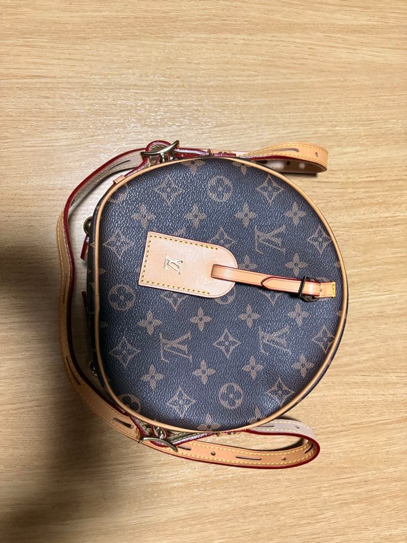 Louis Vuitton モノグラム ラウンドショルダーバッグ