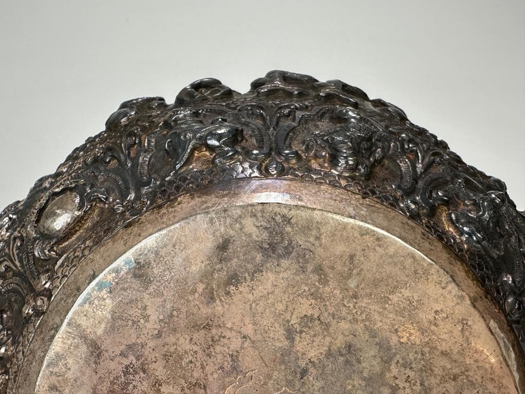 仏教美術　純銀 565g　人物図　鉢　仏具　チベット　ネパール　時代