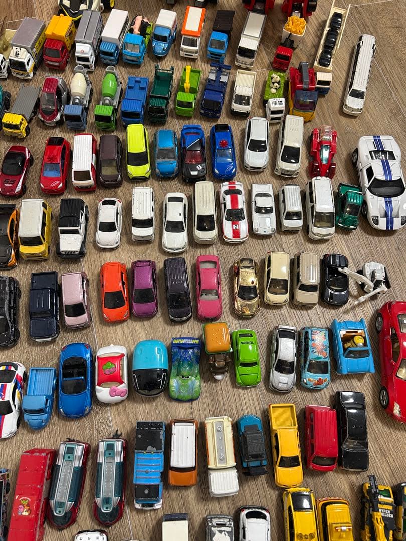 トミカ 約200台 ➕変形ロボット