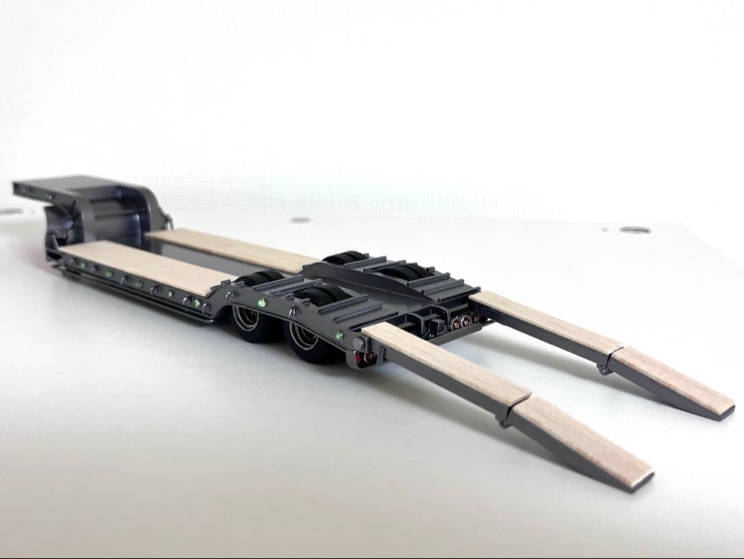 1/50 8輪低床 トレーラー 建機 重機 デコトラ