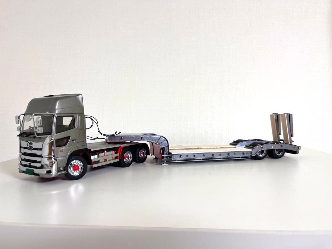 1/50 8輪低床 トレーラー 建機 重機 デコトラ