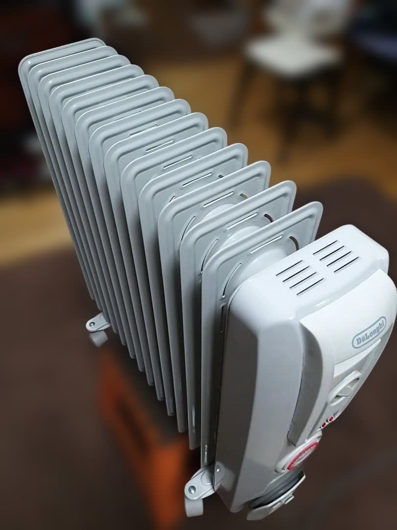 デロンギオヒーター.H771423E. 200V.2300.作動確認済.