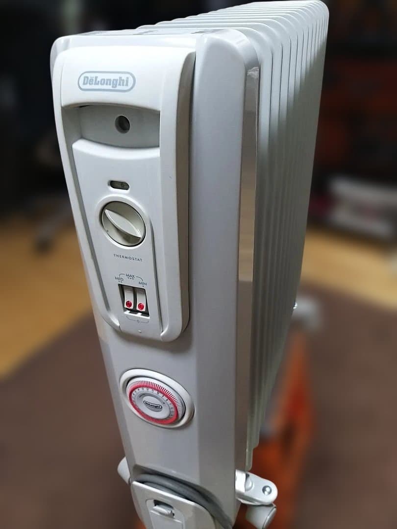 デロンギオヒーター.H771423E. 200V.2300.作動確認済.