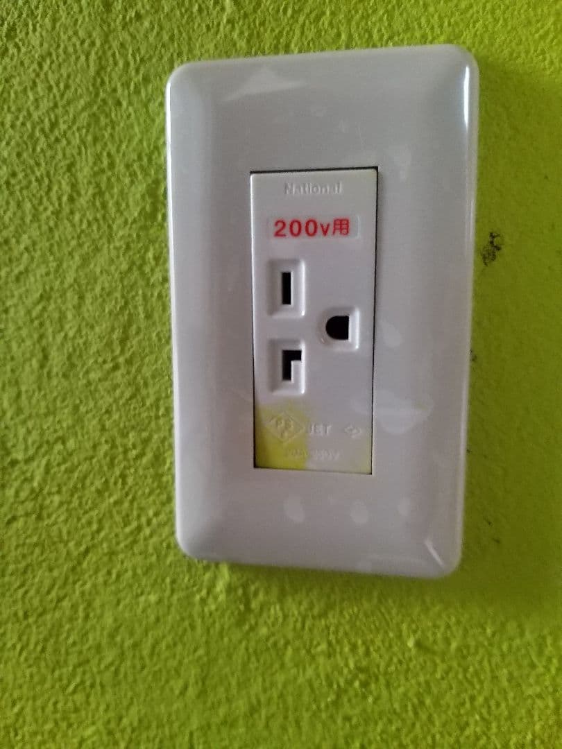 デロンギオヒーター.H771423E. 200V.2300.作動確認済.