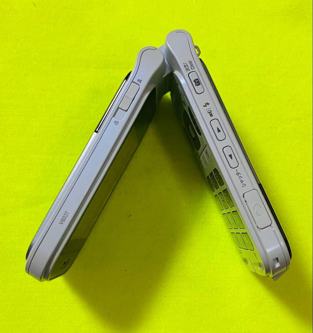 美品　ガラケーV603T