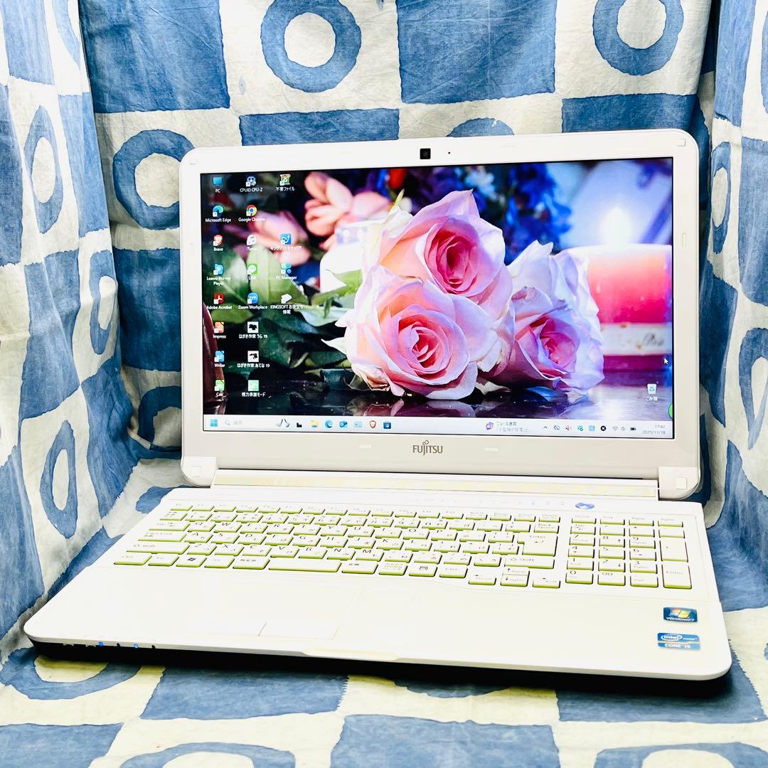 爆速SSD512GB☆i5☆人気白ノートパソコン♪ブルーレイ&カメラ！Win11