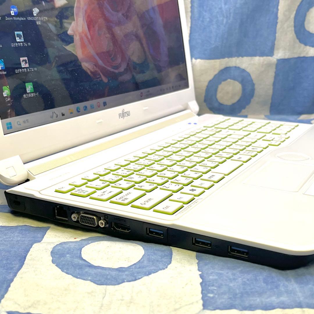 爆速SSD512GB☆i5☆人気白ノートパソコン♪ブルーレイ&カメラ！Win11