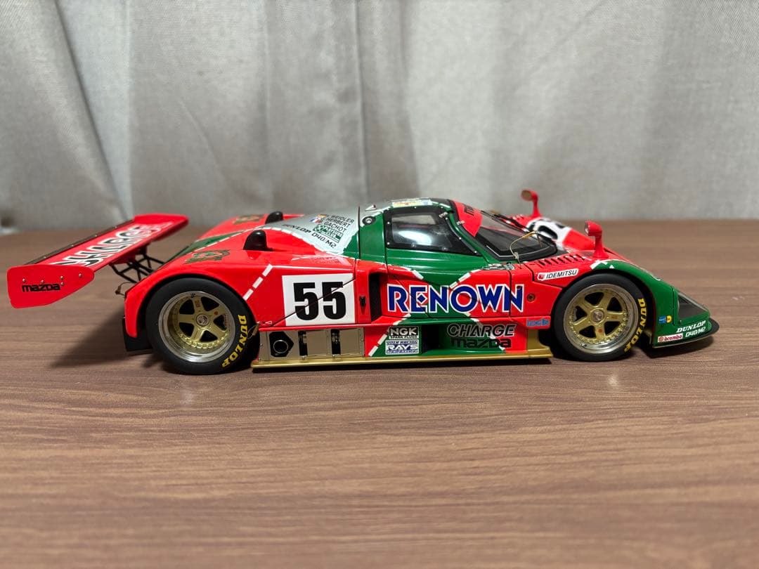 オートアート1/18 787B