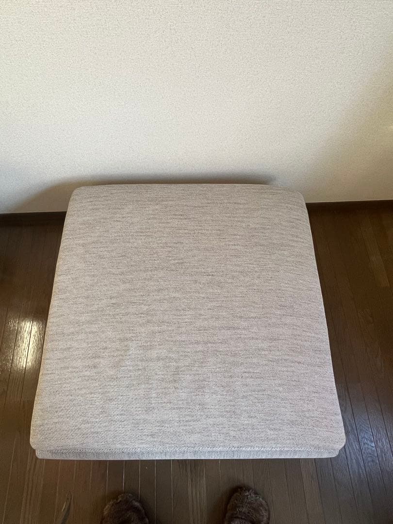 IKEAのファブリックオットマン