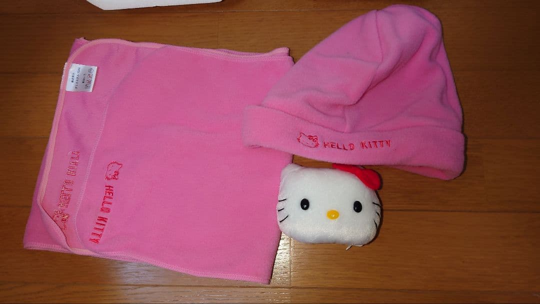 当時物ハローキティ　雪だるま マフラー パース付リストバンド フリース帽子