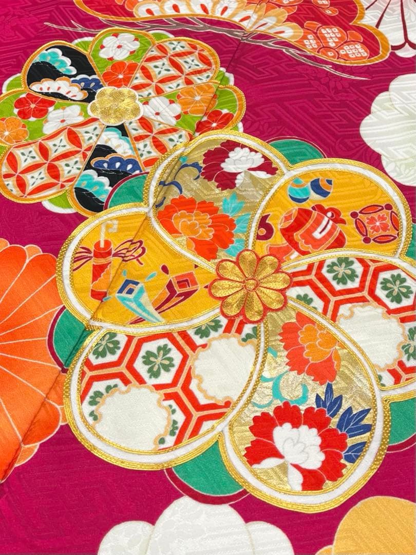 振袖 金駒 金彩 紋意匠 和モダン 宝尽くし 正絹 S150