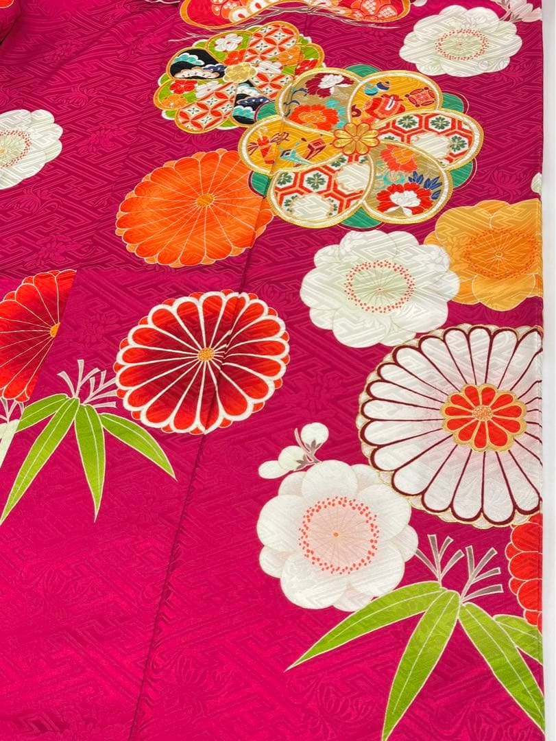 振袖 金駒 金彩 紋意匠 和モダン 宝尽くし 正絹 S150