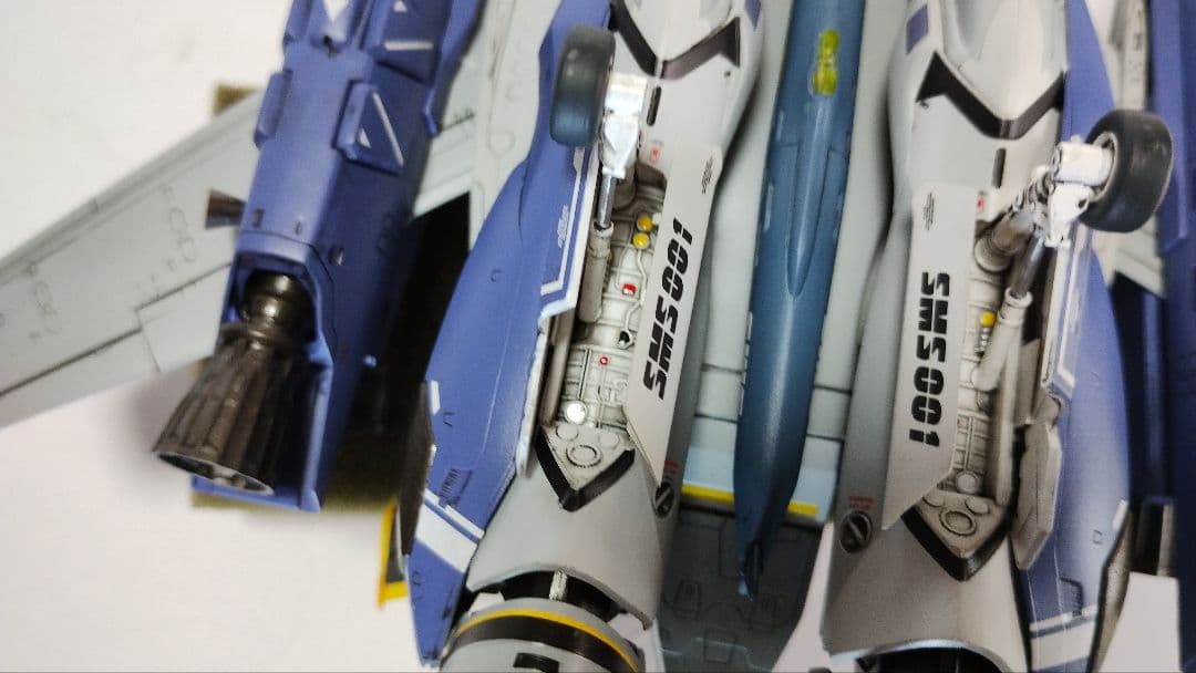 プラモデル完成機　1/72　VF-25F/S　SUPER MESSIAH