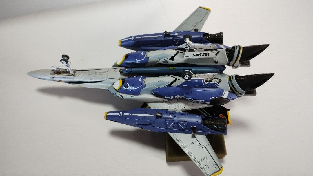 プラモデル完成機　1/72　VF-25F/S　SUPER MESSIAH