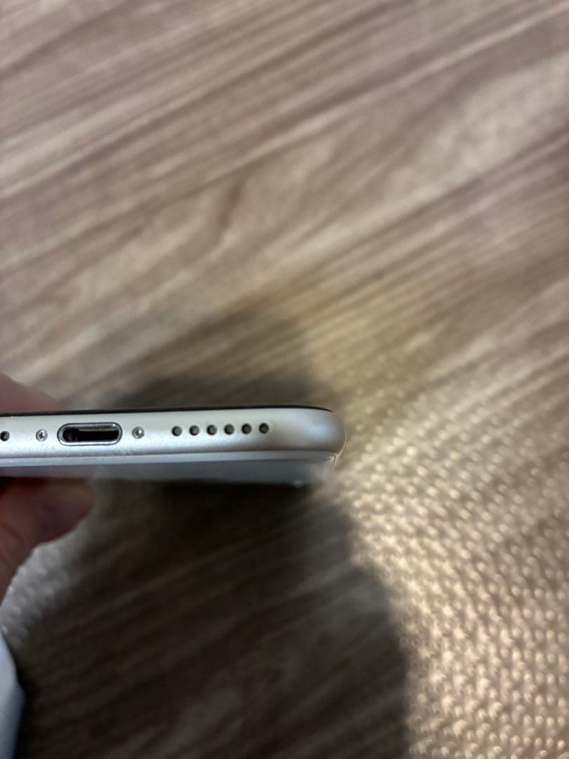 Apple iPhone SE (第3世代) ホワイト 本体 64GB