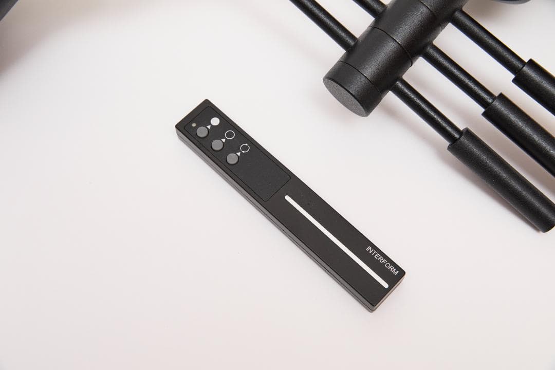 リモコン式 可動型3灯式シーリングスポット　ブラック