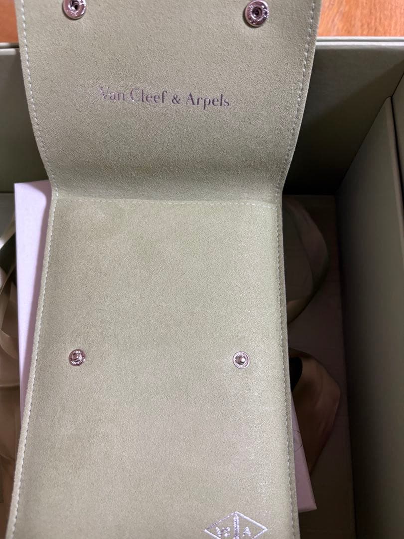 Van Cleef & Arpels スエード ポーチ