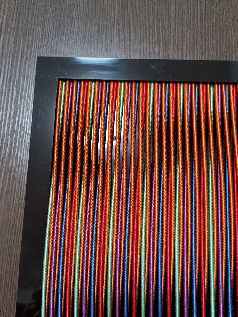 ストライプ模様の立体アート作品 草間喆雄作品