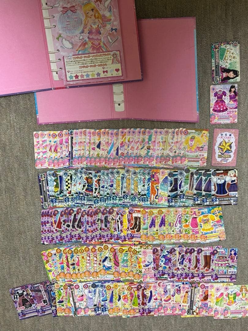 アイカツカードまとめ売り 137枚 バインダー 2個 カードリファル 22枚