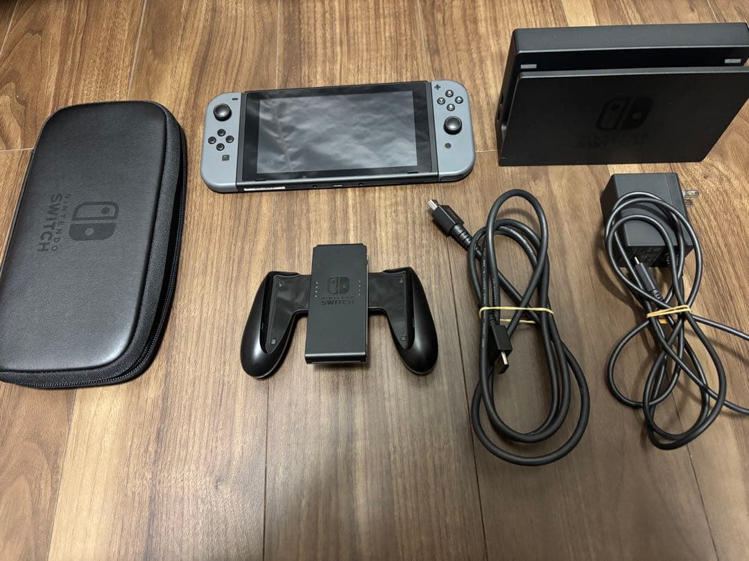 Nintendo Switch 本体 グレー 付属品と純正ケース付