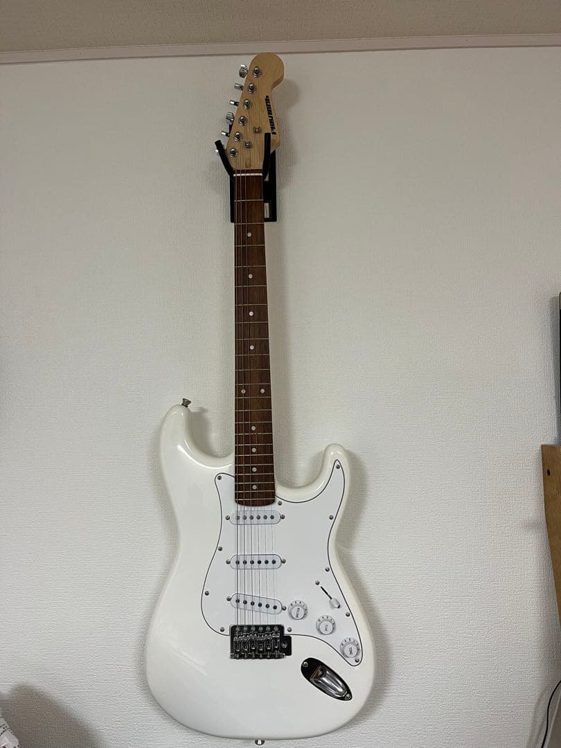 ストラトキャスター ホワイト