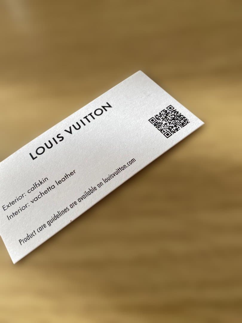 新春３日限定値下げLouis Vuitton ポルトフォイユ　イリス　コンパクト