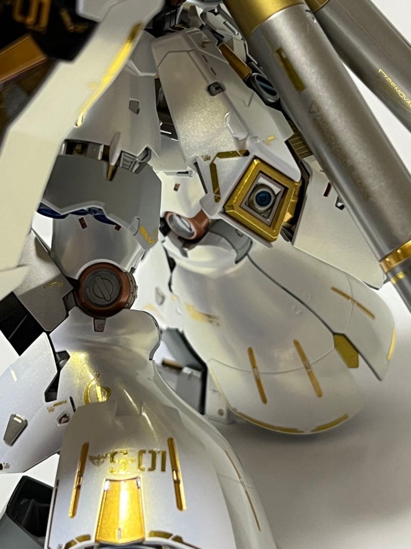 ガンプラ RG 1/144 サザビー 塗装完成品