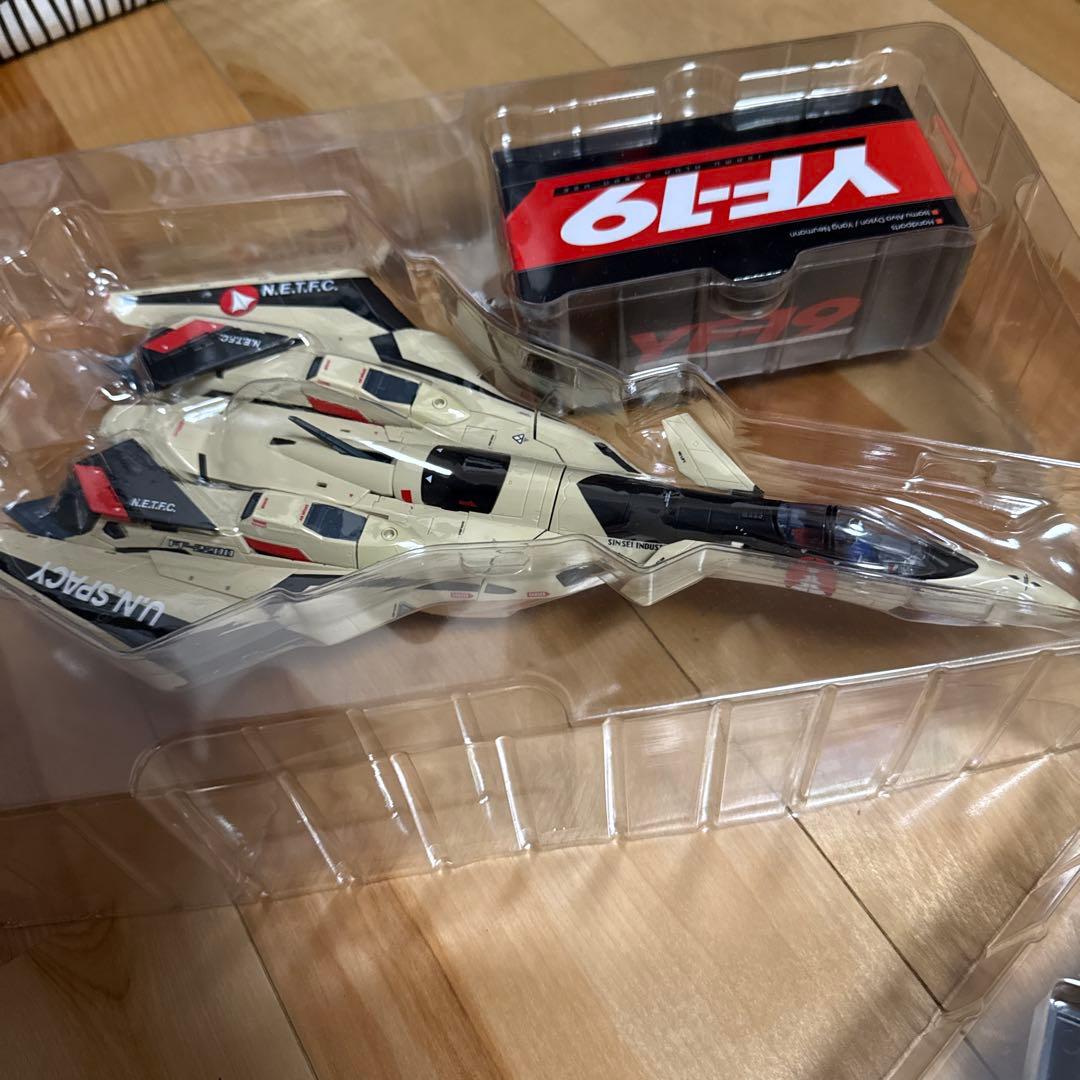 BANDAI YF-19 マクロスプラス　DX超合金（開封済）