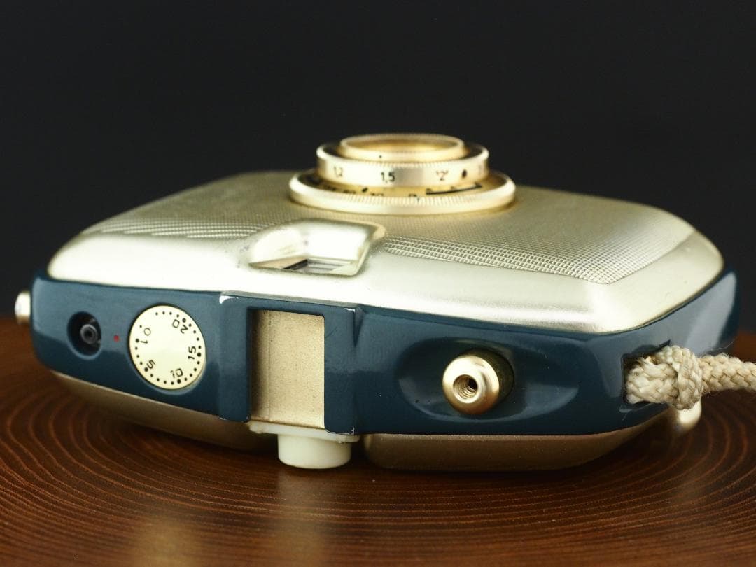 PENTI ハーフ判カメラ TRIOPLAN 3.5/30 モスグリーン