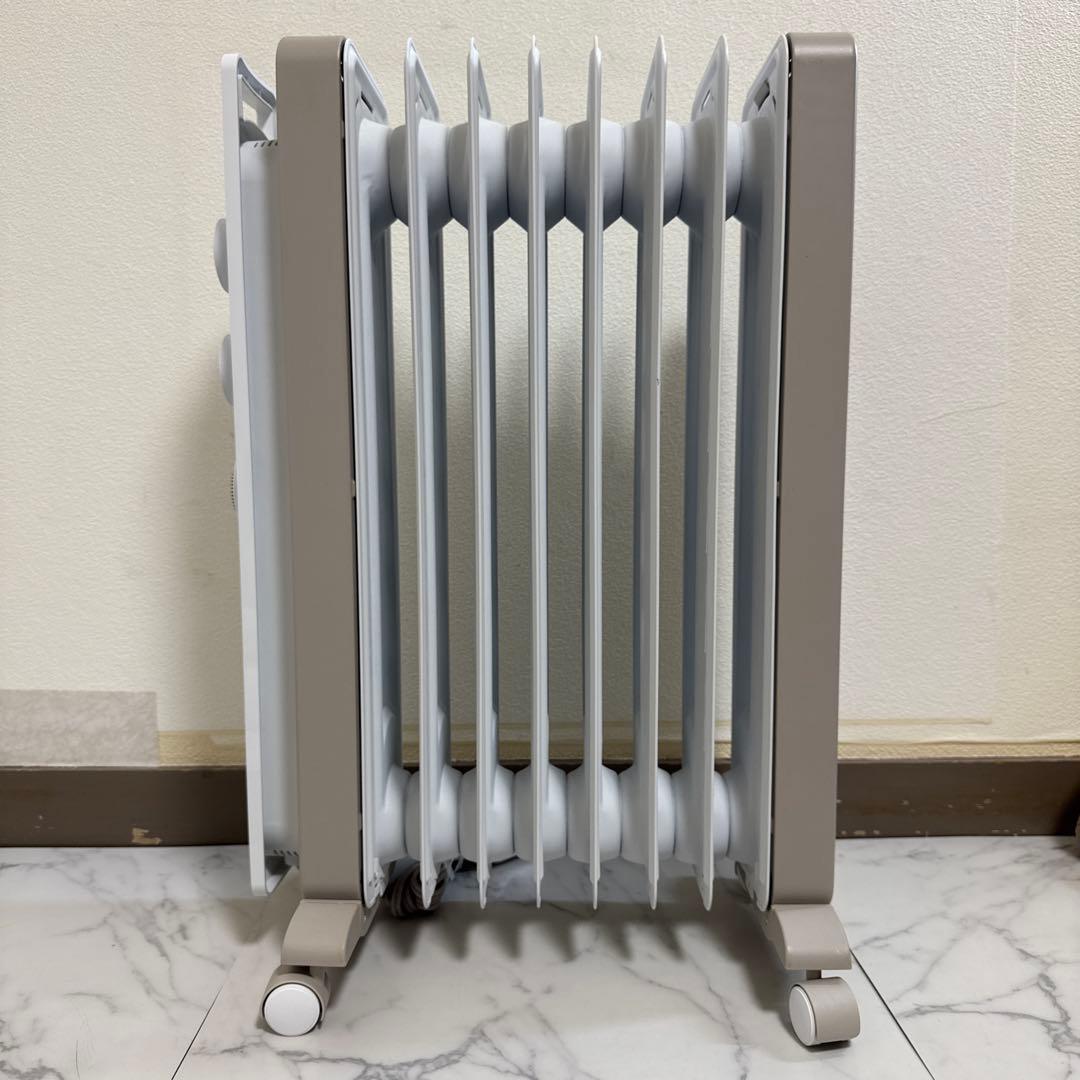 美品 デロンギ 2023年製 オイルヒーター ヴェルティカルド ハイモデル