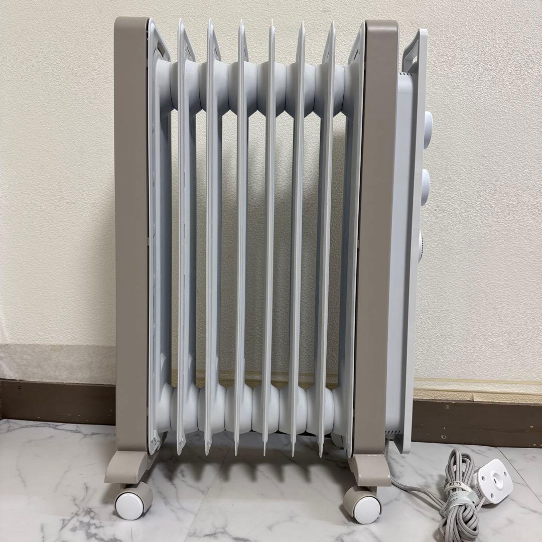 美品 デロンギ 2023年製 オイルヒーター ヴェルティカルド ハイモデル