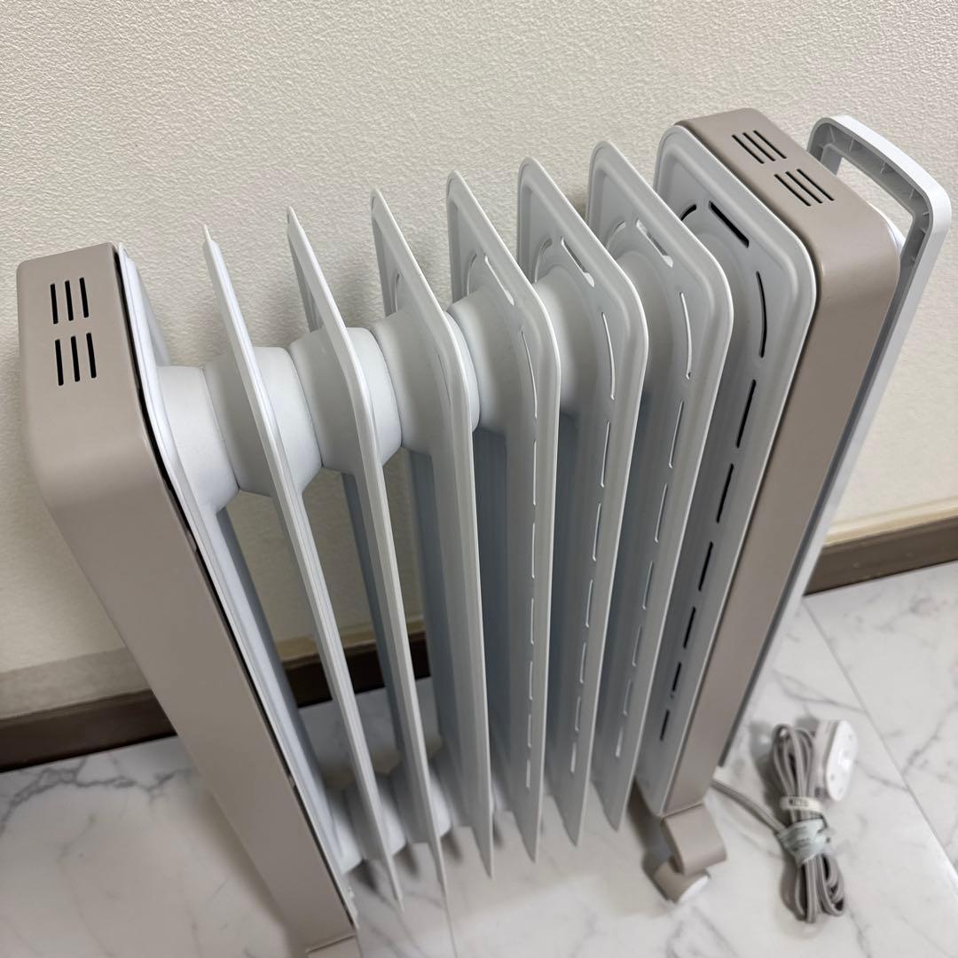 美品 デロンギ 2023年製 オイルヒーター ヴェルティカルド ハイモデル