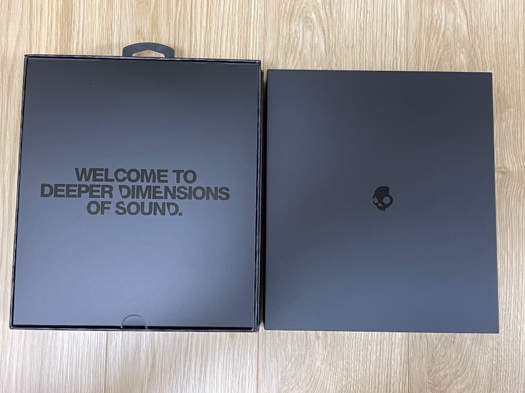 【美品】Skullcandy ワイヤレスヘッドホン レッド　重低音振動機能付き