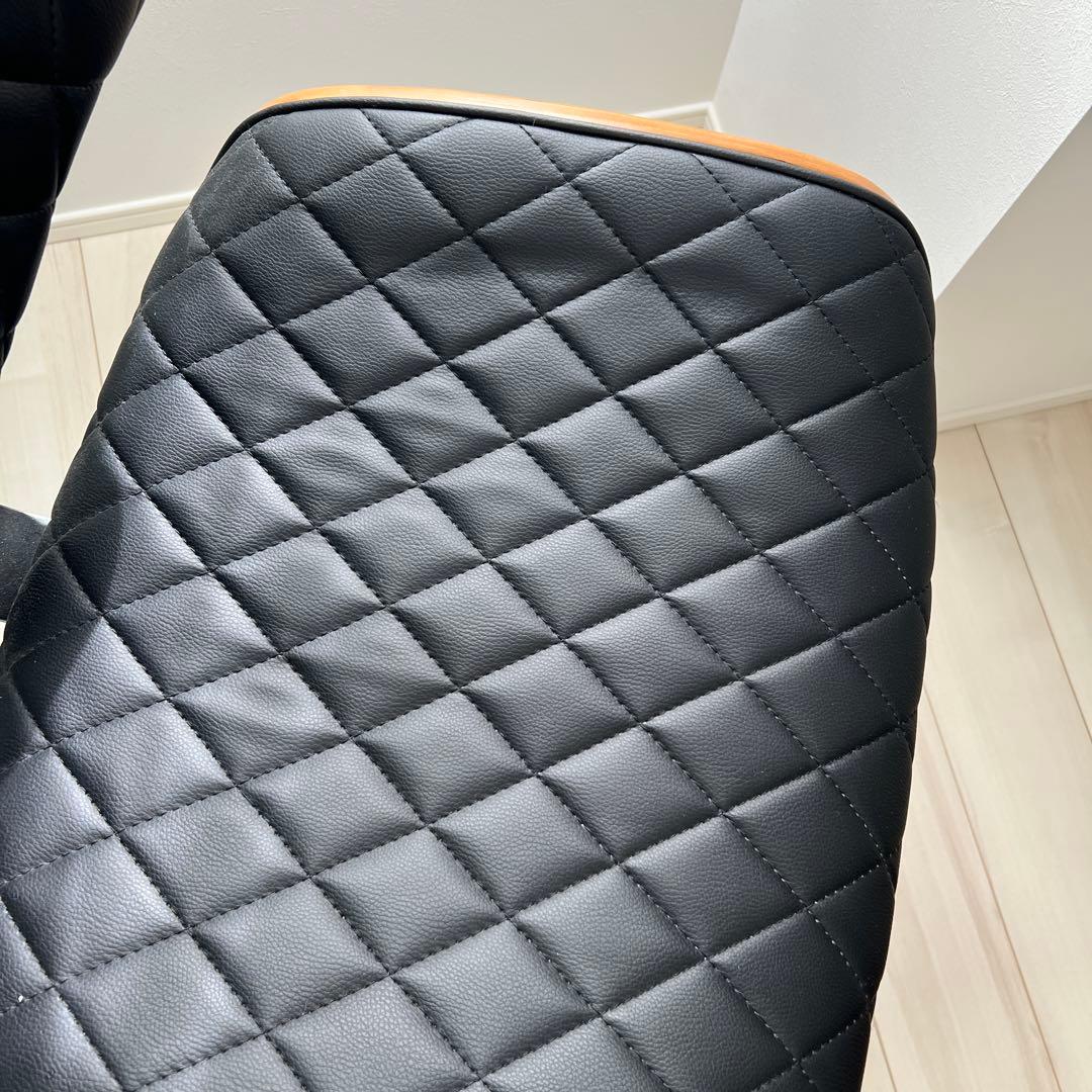 黒いキルティング　カウンタースツール