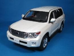 1/18 トヨタ ランドクルーザー AX Gセレクション (KSR18008W)