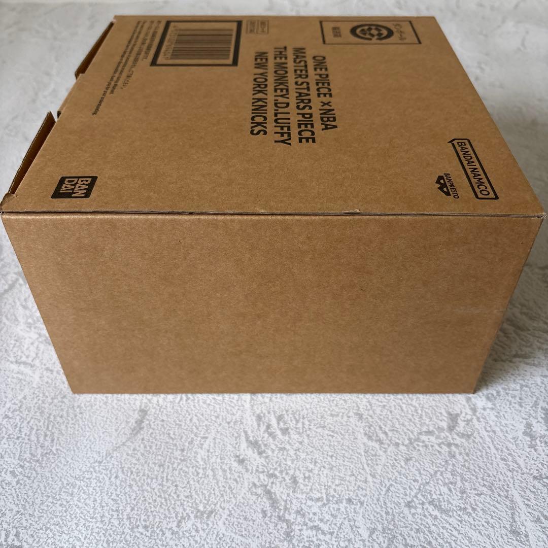 未使用未開封：ワンピース フィギュア NBA ニックス ルフィ ベースショップ