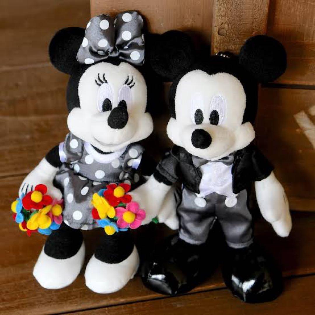グッズ　ディズニー ぬいぐるみバッジ 新品 シー ミッキー ミニー　モノクロ