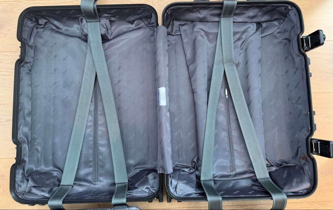 RIMOWA TOPAS CABIN 32L キャリーケース　4輪